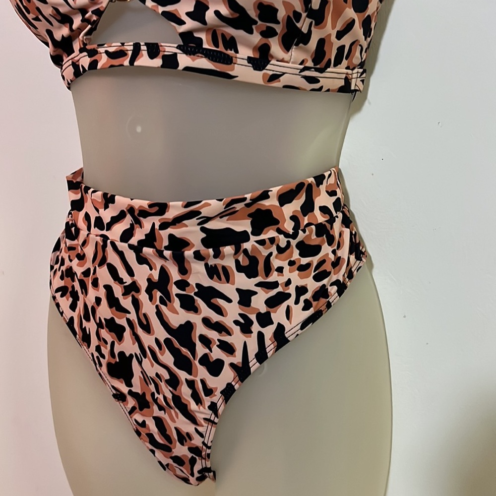 Boutique Leopard Print High Waisted Bikini Set Front Cutout L NWT - Picture 4 of 7